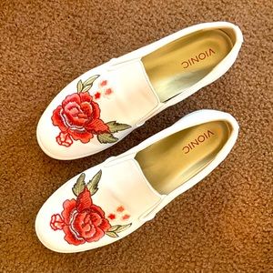 Vionic white slip-on sneakers